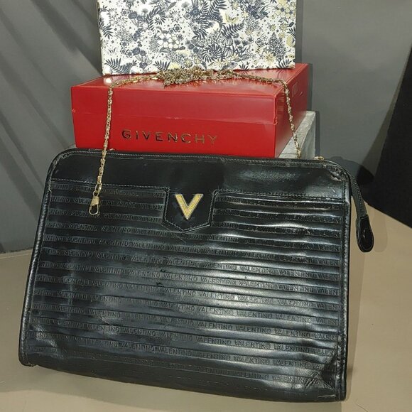 Mario Valentino Clutch Vintage Black Coated Leather Italy w/Hardware Convert - Picture 6 of 12